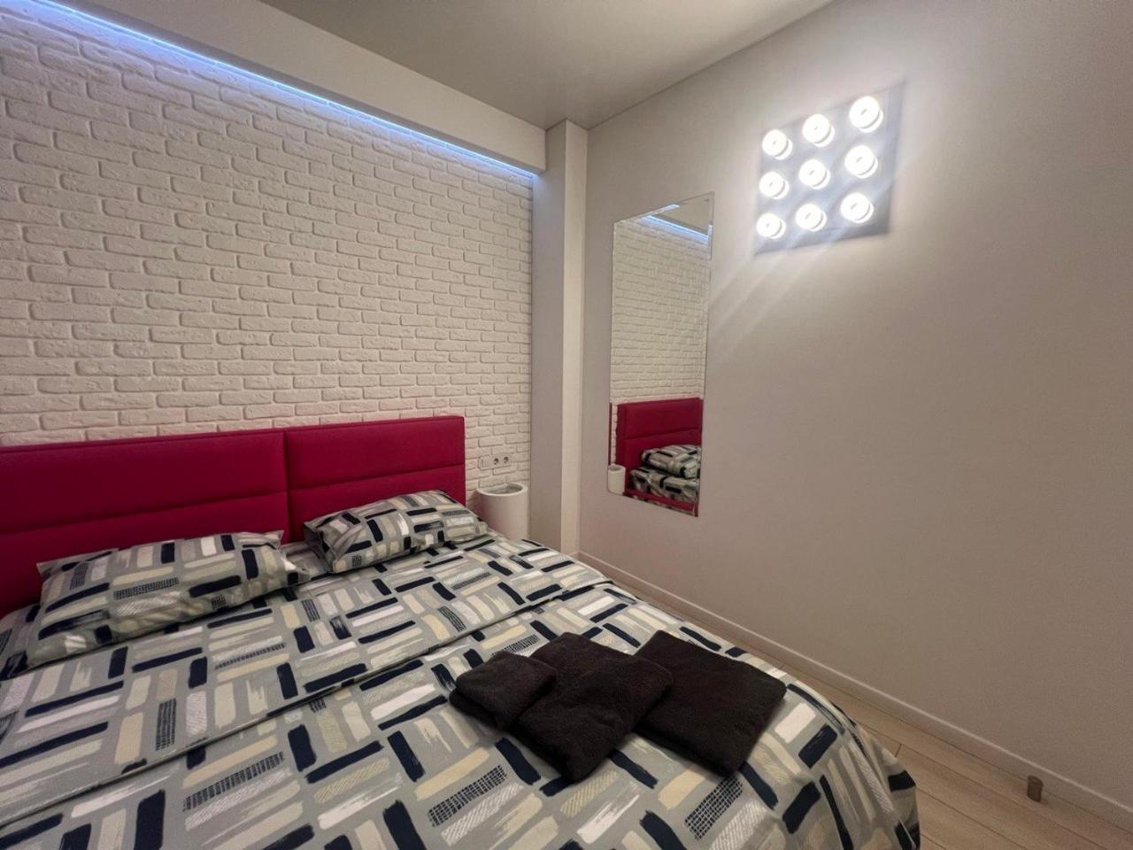 2-Room Luxury Apartment In The Center Kyiv Exterior photo